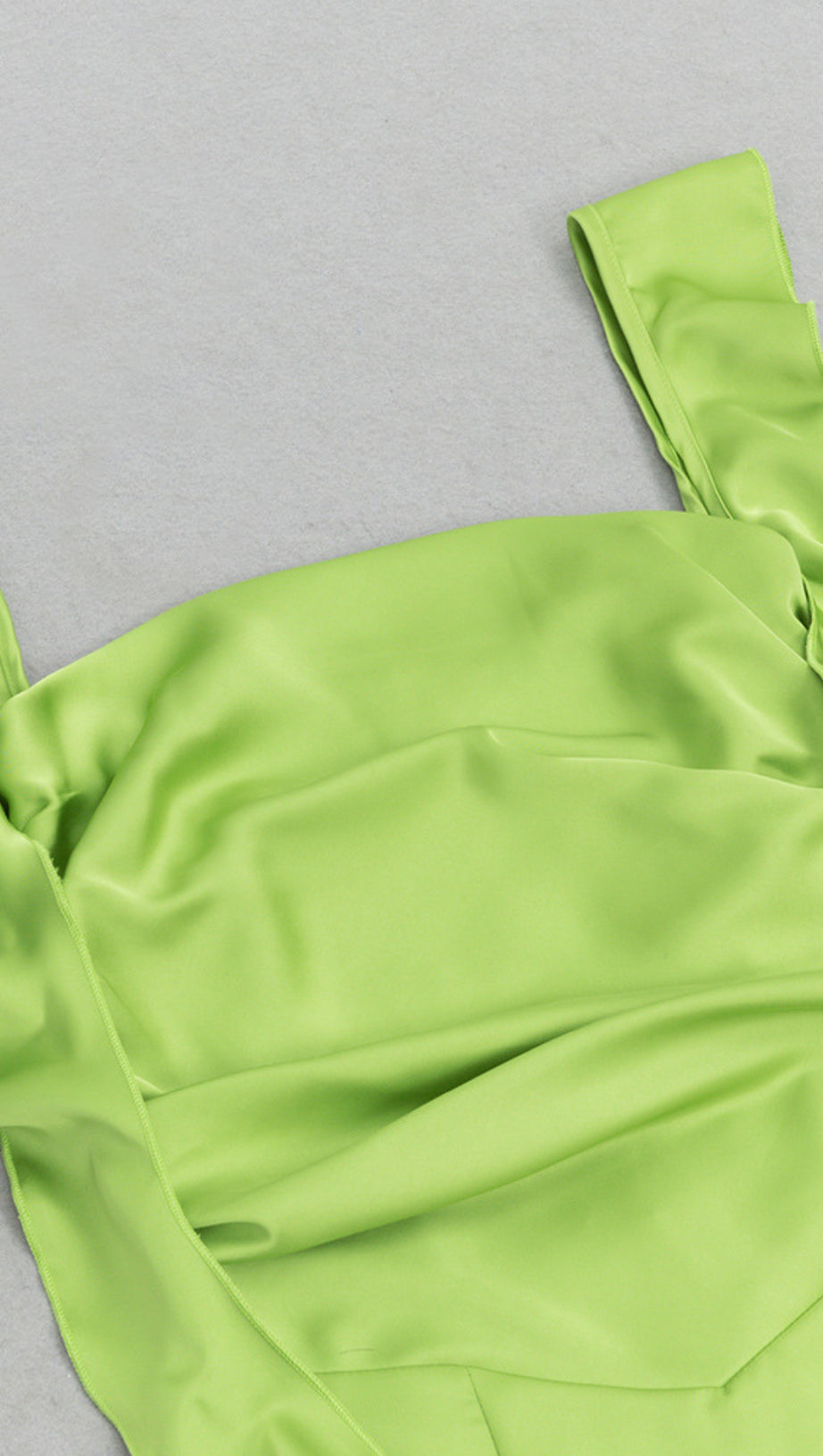 RUFFLED STRAP RUCHED MIDI DRESS IN GREEN