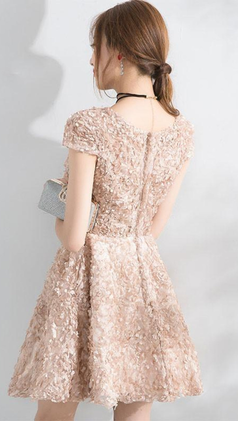 SMALL V-NECK THREE-QUARTER SLEEVE MINI DRESS