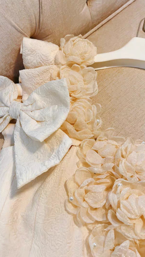AIIZIE FLOWER MINI DRESS IN BEIGE - product image