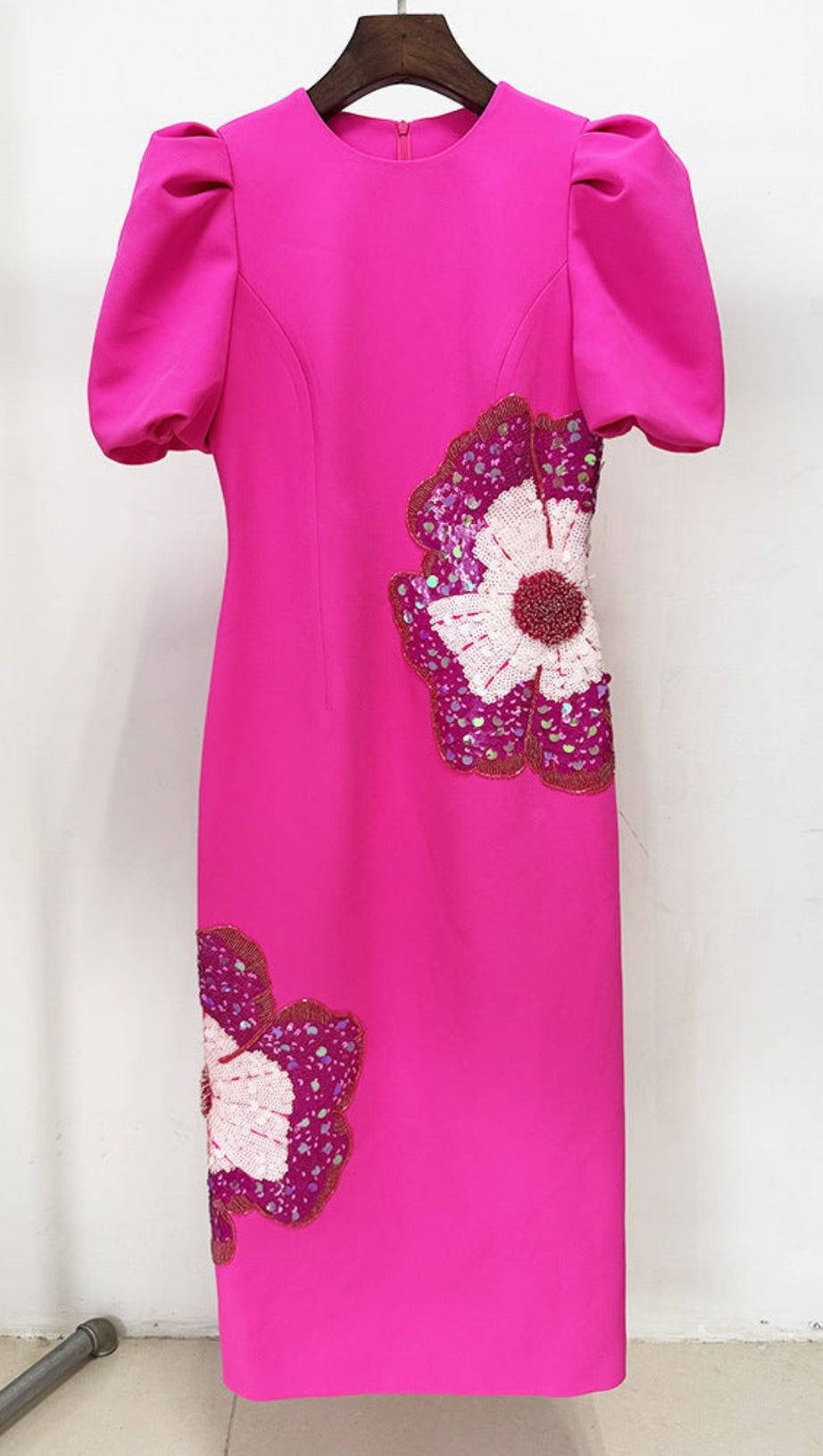 SEQUIN FLOWER EMBELLISHED PUFF SLEEVE MIDI DRESS IN PINK