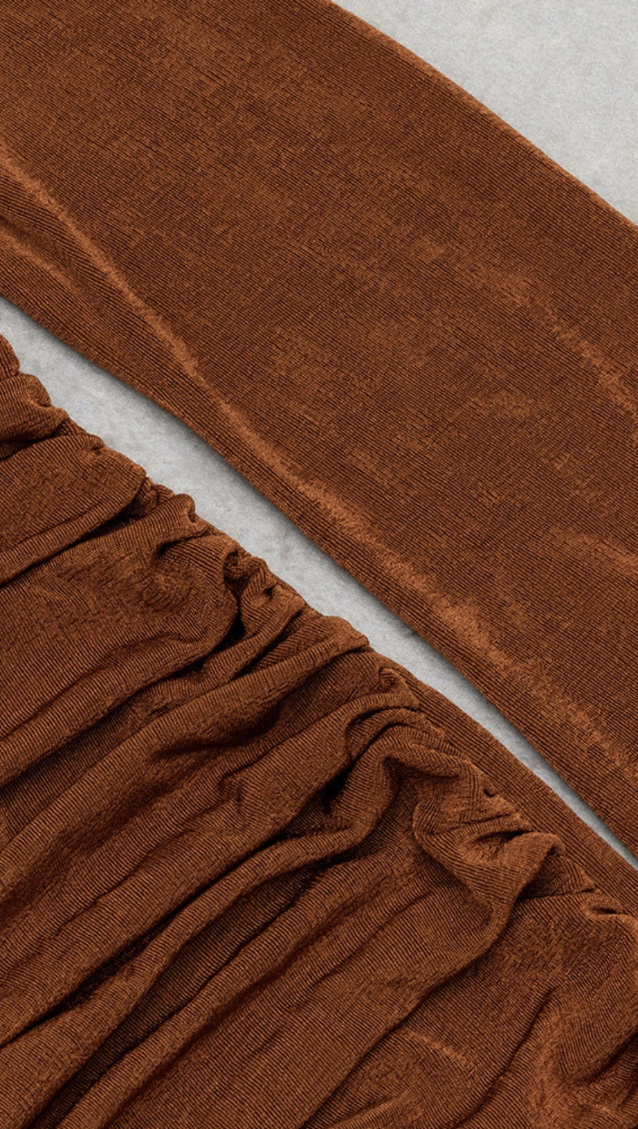 V - NECK RUCHED LONG - SLEEVE MIDI DRESS IN BROWN