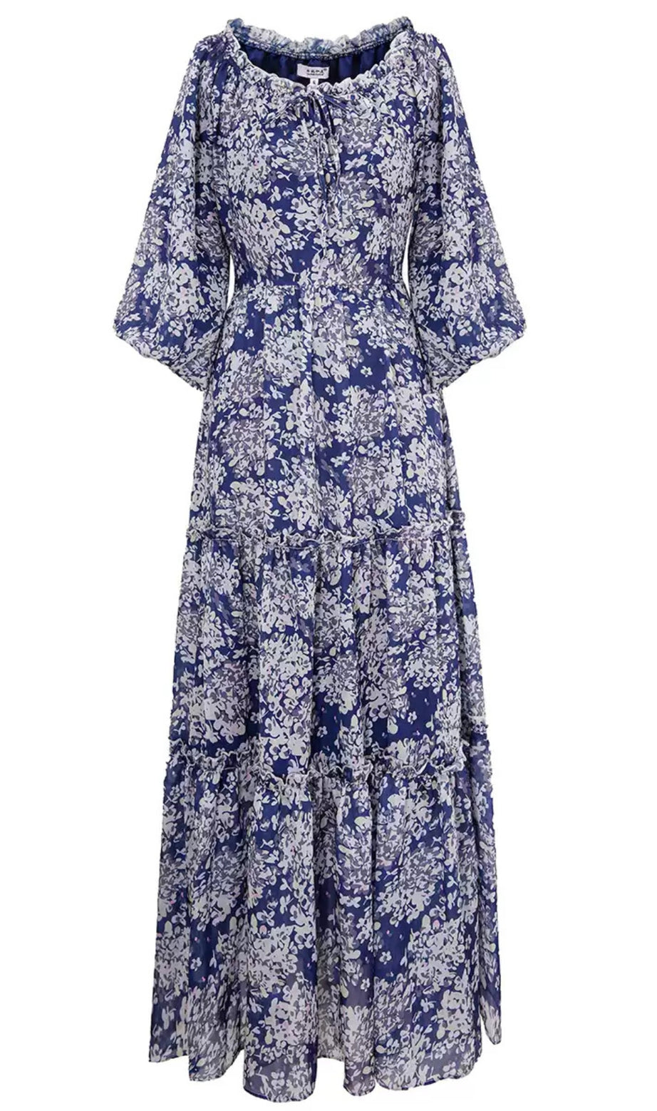 Blaues, schulterfreies Maxikleid mit Blumenmuster und Stufenrock 