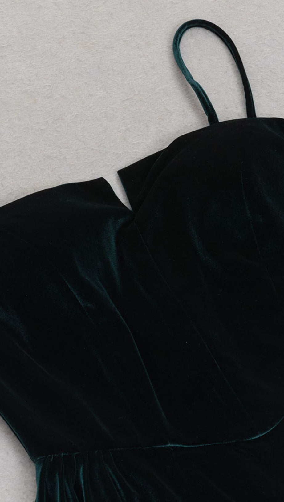 VELVET STRAPLESS MIDI DRESS IN DARK GREEN