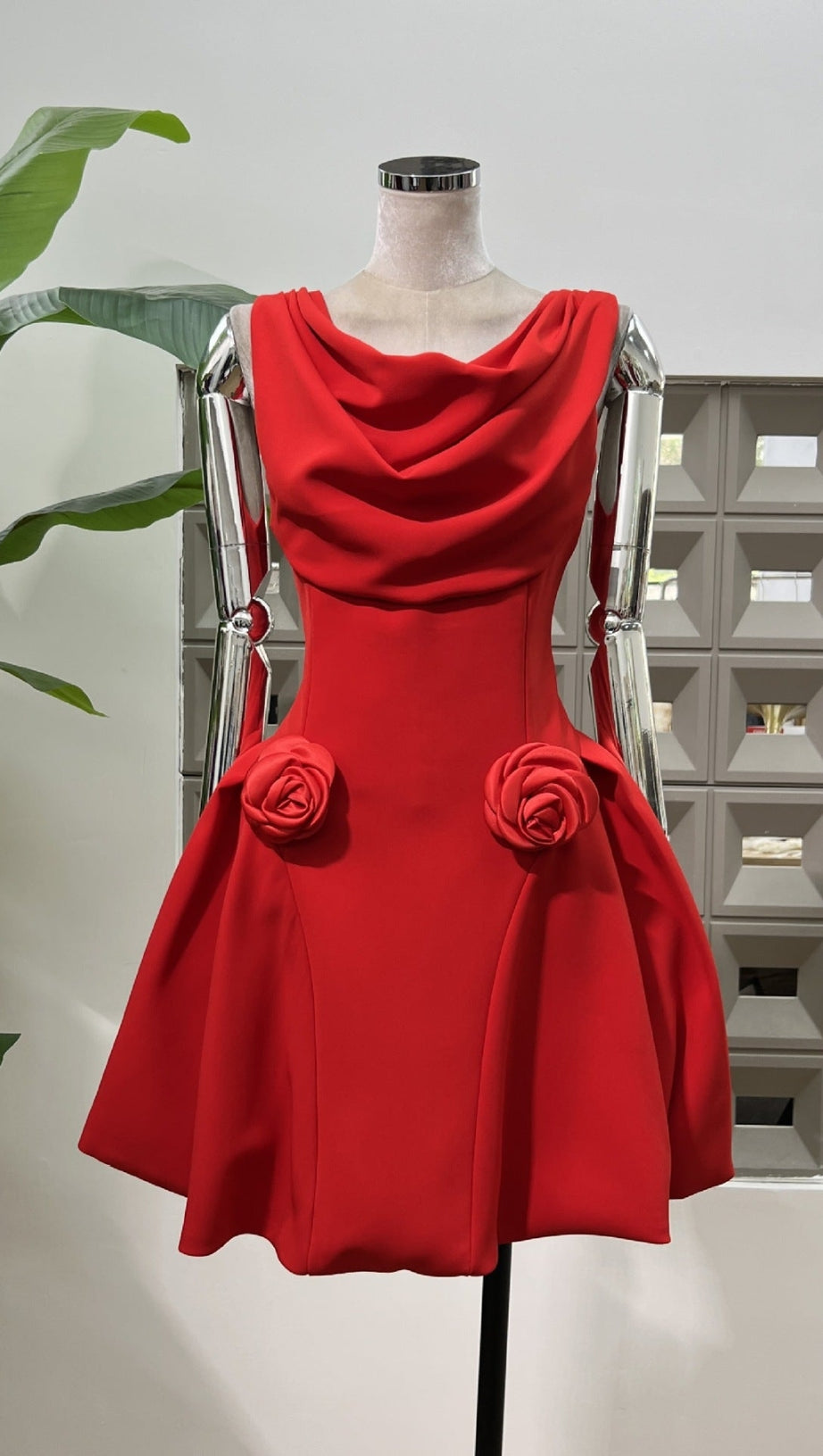 3D FLOWER PLEATED SLEEVELESS MINI DRESS