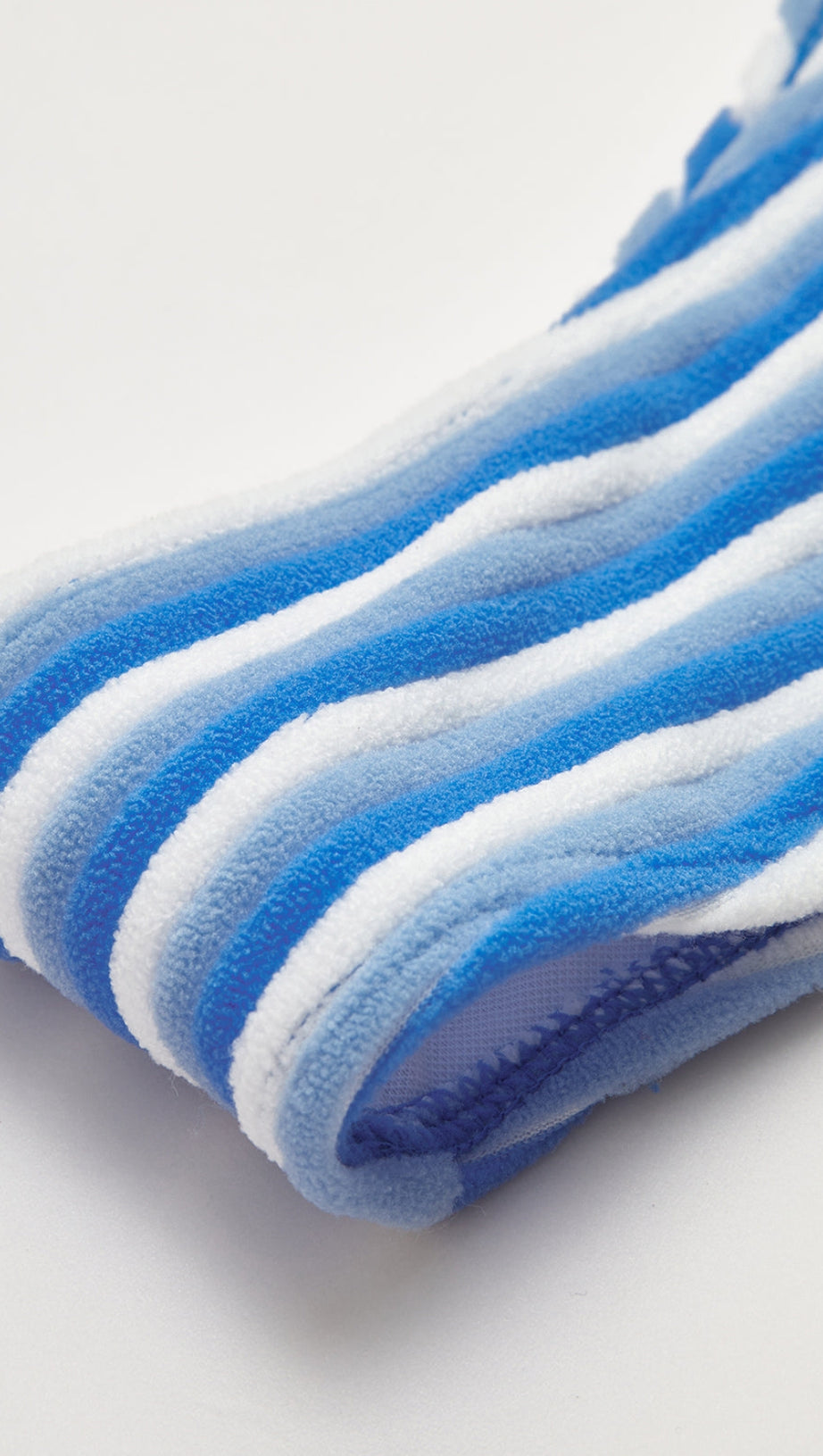 BIKINI A RIGHE CON TRIANGOLO E HALTER