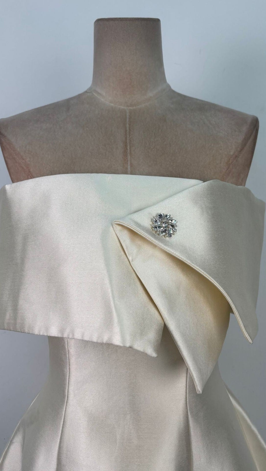 BRIANNA ONE-SHOULDER SATIN MINI DRESS IN APRICOT