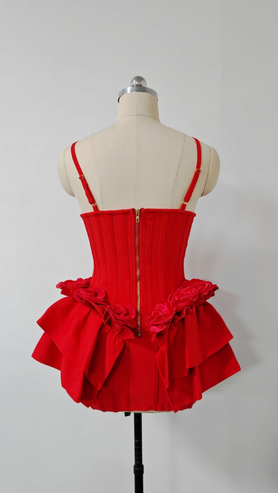 MINI ABITO MARCIA SENZA MANICHE CON PAILLETTES E FIORI IN ROSSO