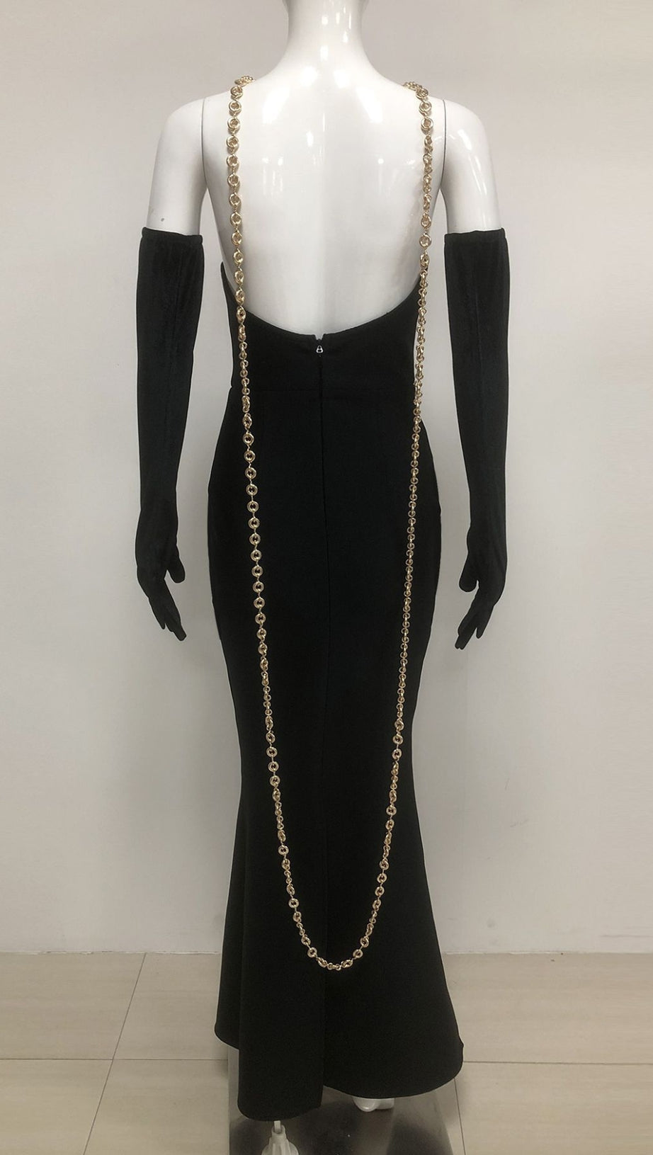 CHAIN - NECKLINE MERMAID GOWN WITH GLOVES IN BLACK