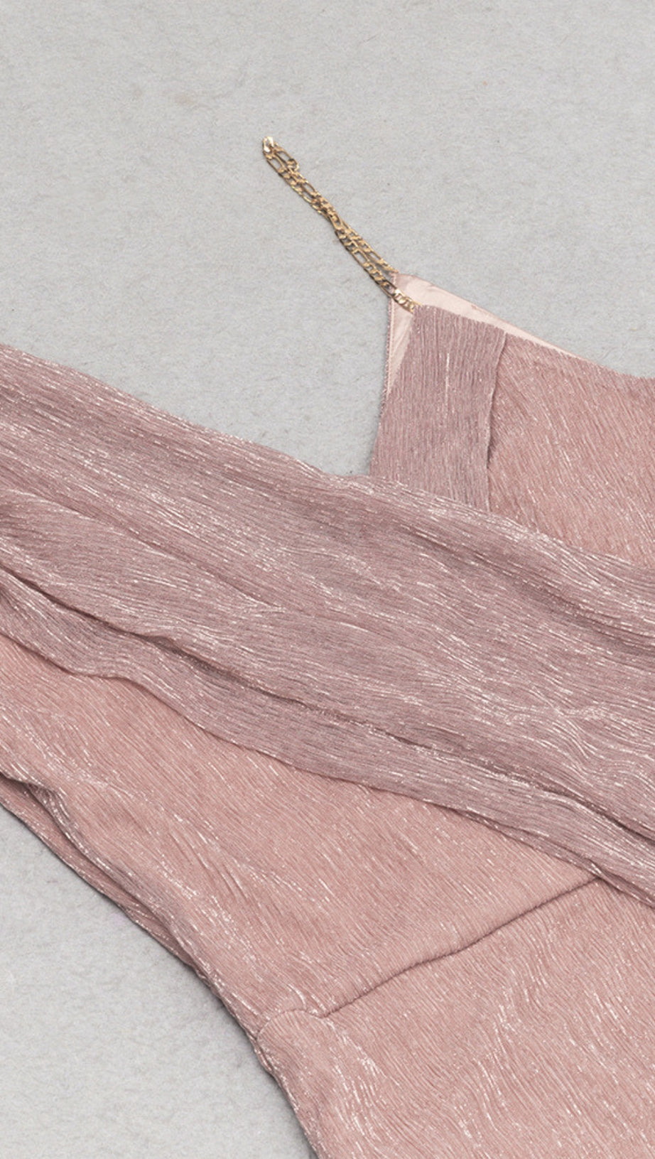 Drapiertes One-Shoulder-Kleid mit Netzeinsatz in Hellrosa