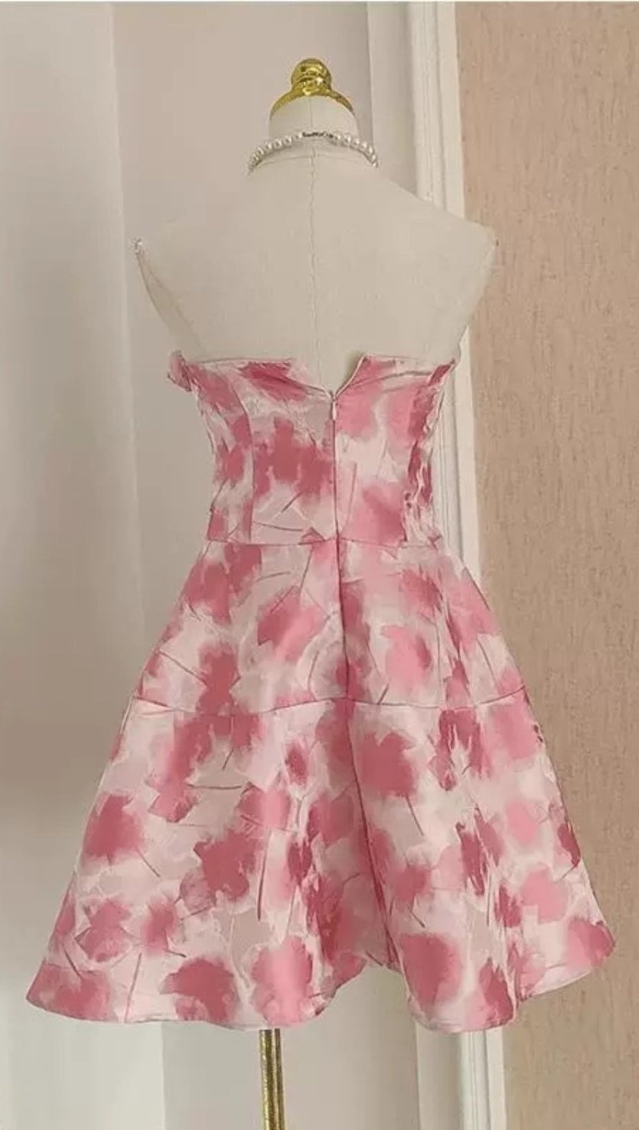 3D FLORAL JACQUARD MINI DRESS IN PINK
