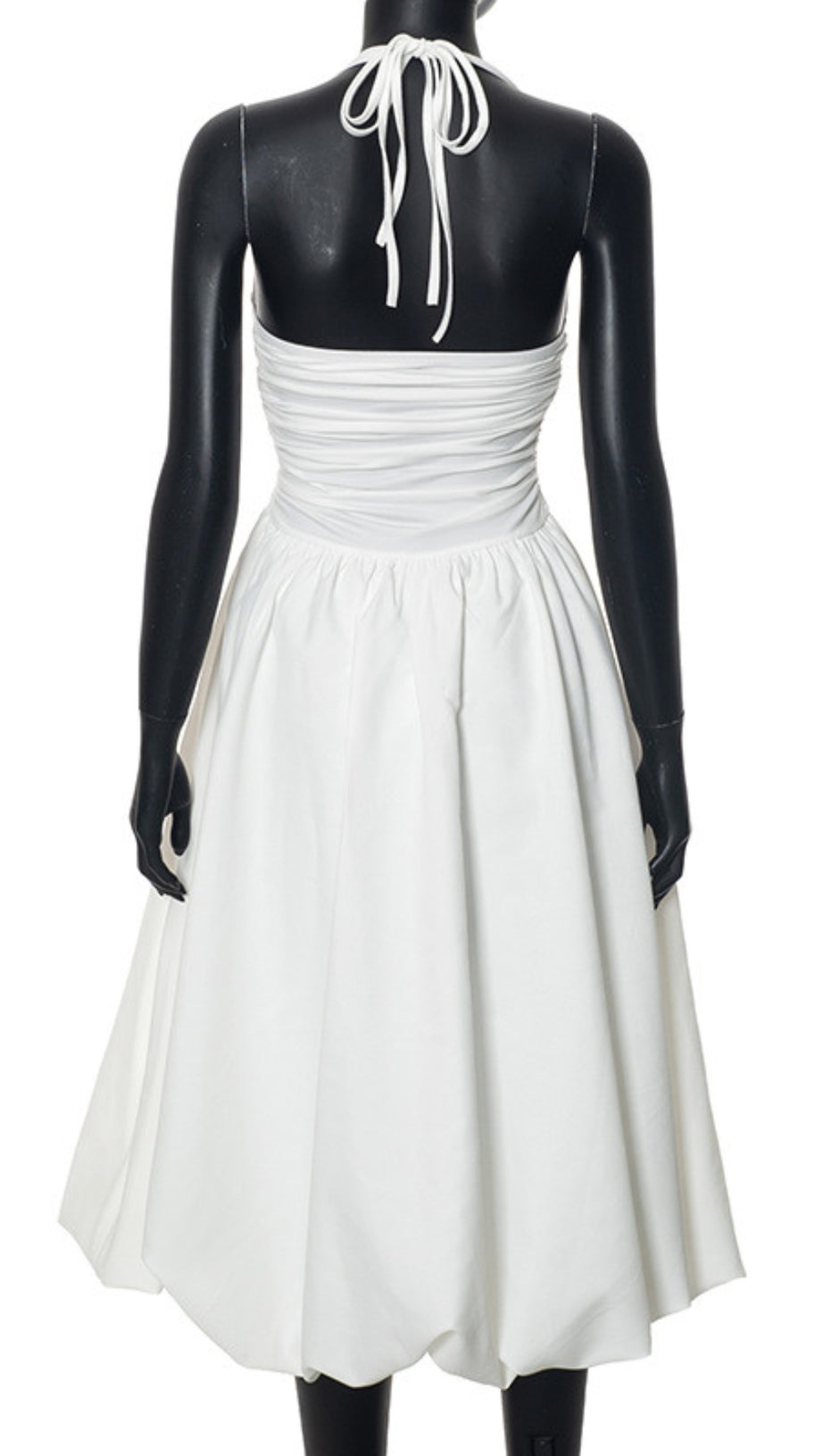 Fließendes Neckholder-Midikleid mit Rüschen in Weiß