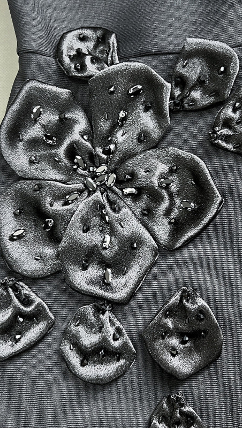 STRAPLESS FLORAL EMBELLISHED MIDI DRESS IN BLACK