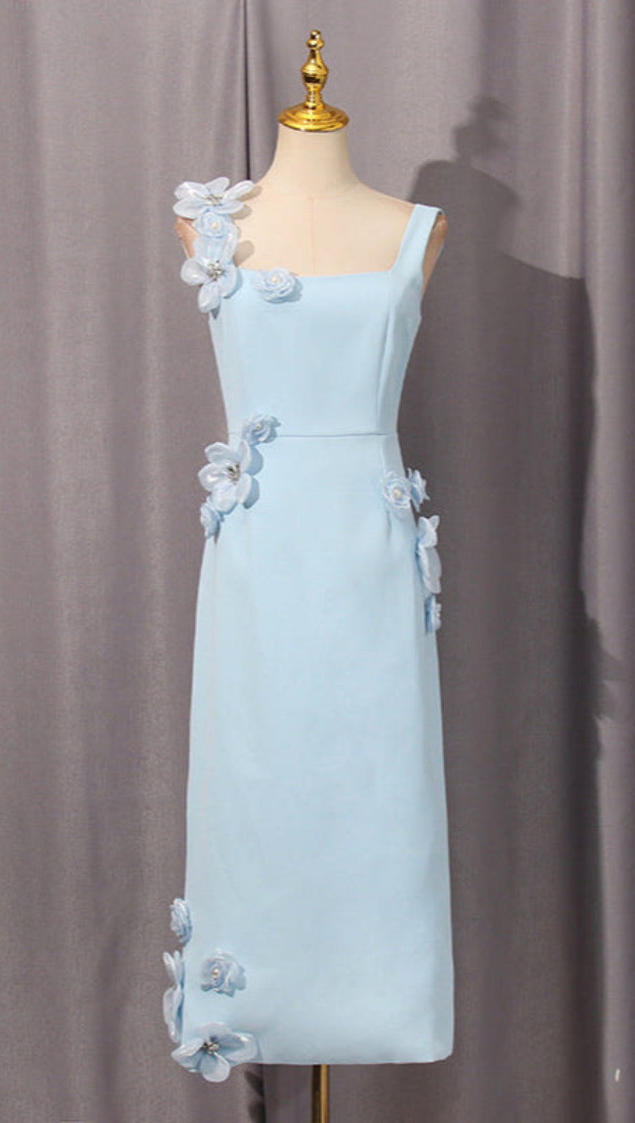 SABRINA 3D FLOWER MIDI DRESS IN BLUE