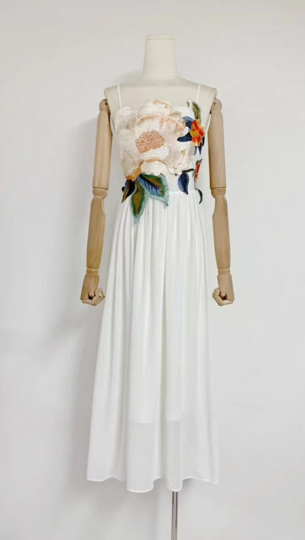 AIIZIE JOANN APPLIQUÉ CAMELLIA FLORAL MAXI DRESS IN WHITE - product image