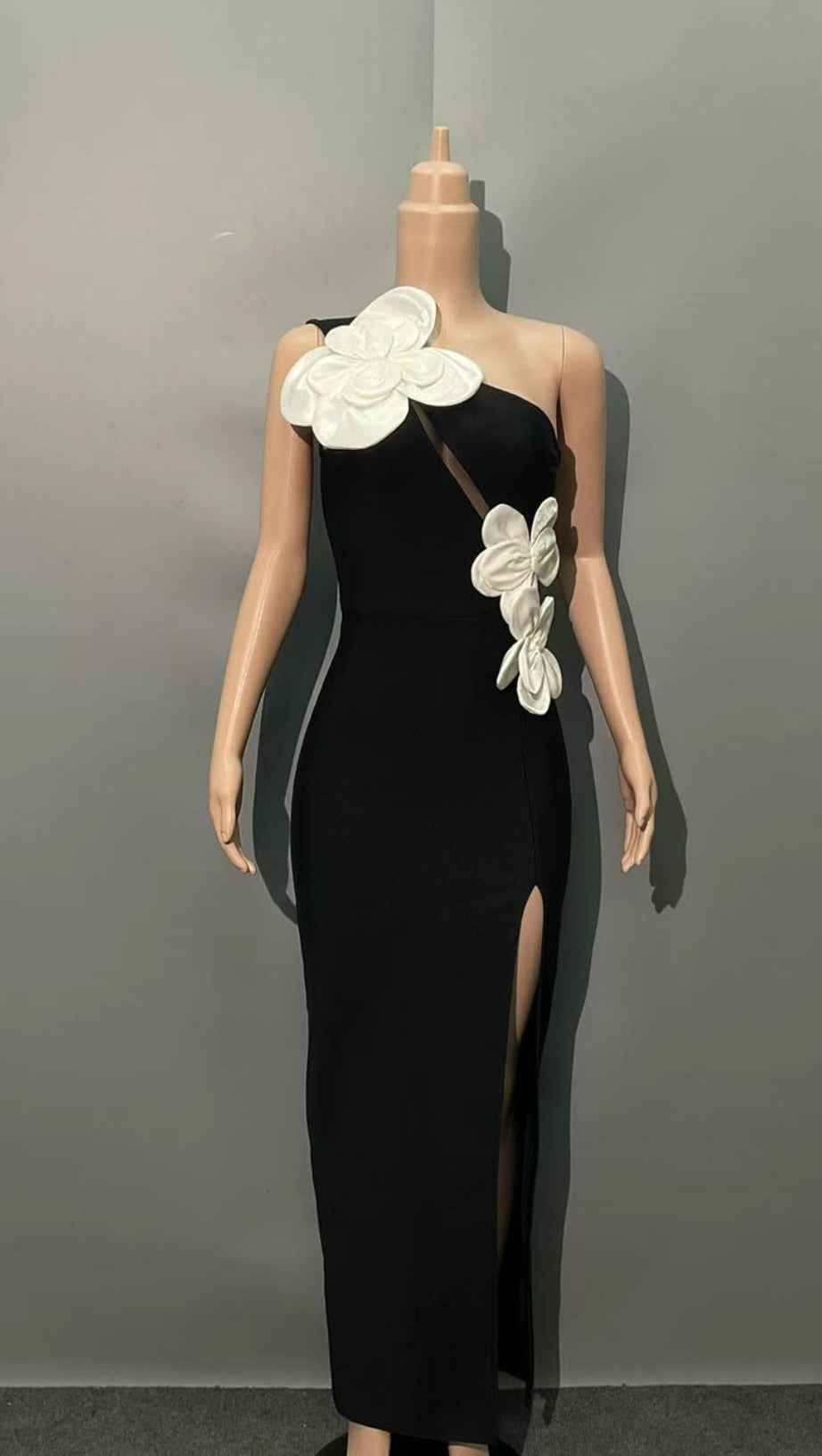 BLACK HELOISE FLOWERS SLIT ONE SHOULDER BANDAGE MAXI DRESS