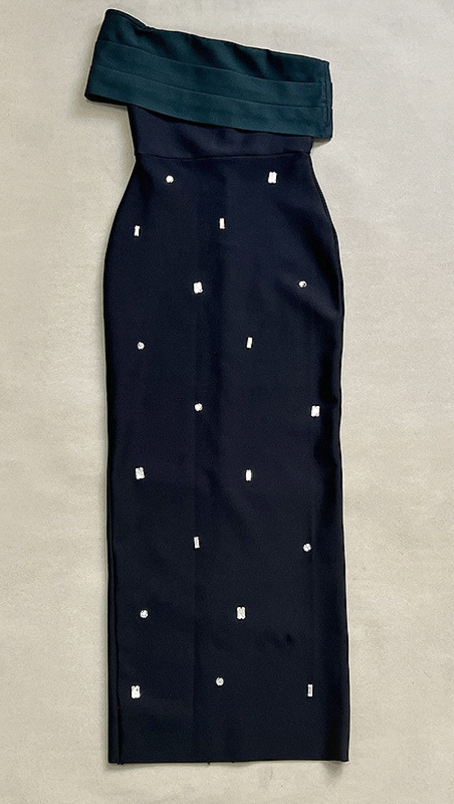 ABITO MIDI CON SPALLE SCOPERTE E STRASS, VERDE