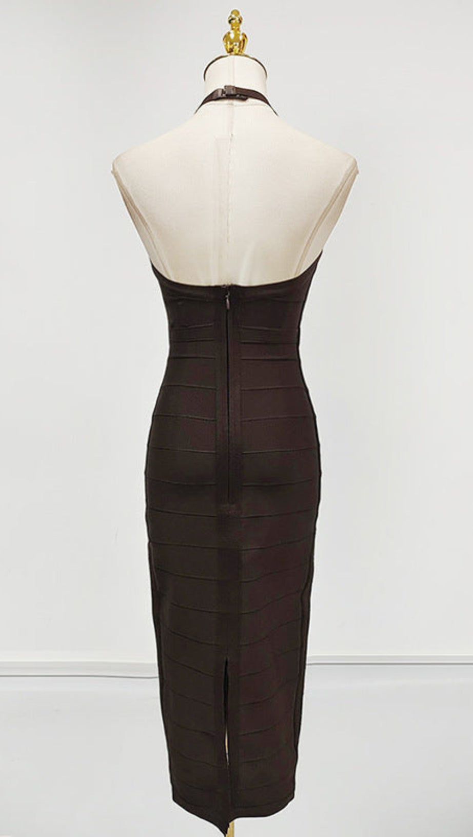 Schokoladenbraunes Neckholder-Midi-Bandagekleid in Bodycon-Optik