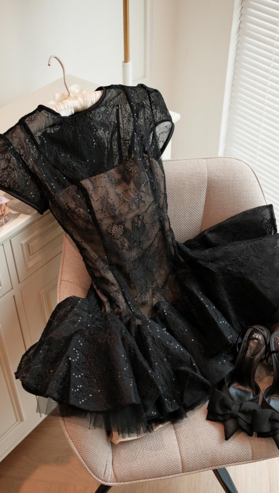 SARAH LACE MINI DRESS