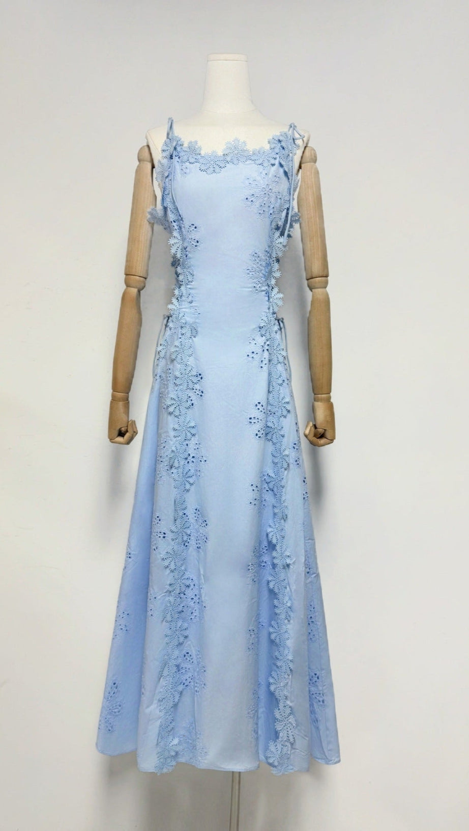 LACE TRIM EMBROIDERY HOLLOW MIDI DRESS IN WHITE