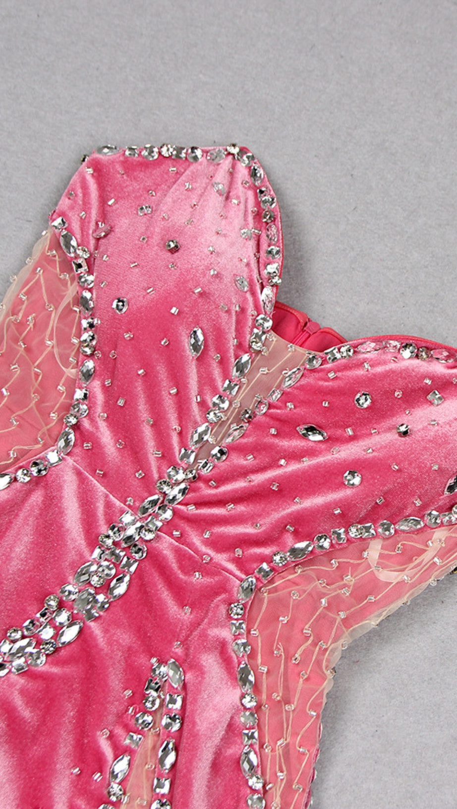 ABITO SIRENA ASIMMETRICO CON STRASS E TAGLIO IN ROSSO ROSA