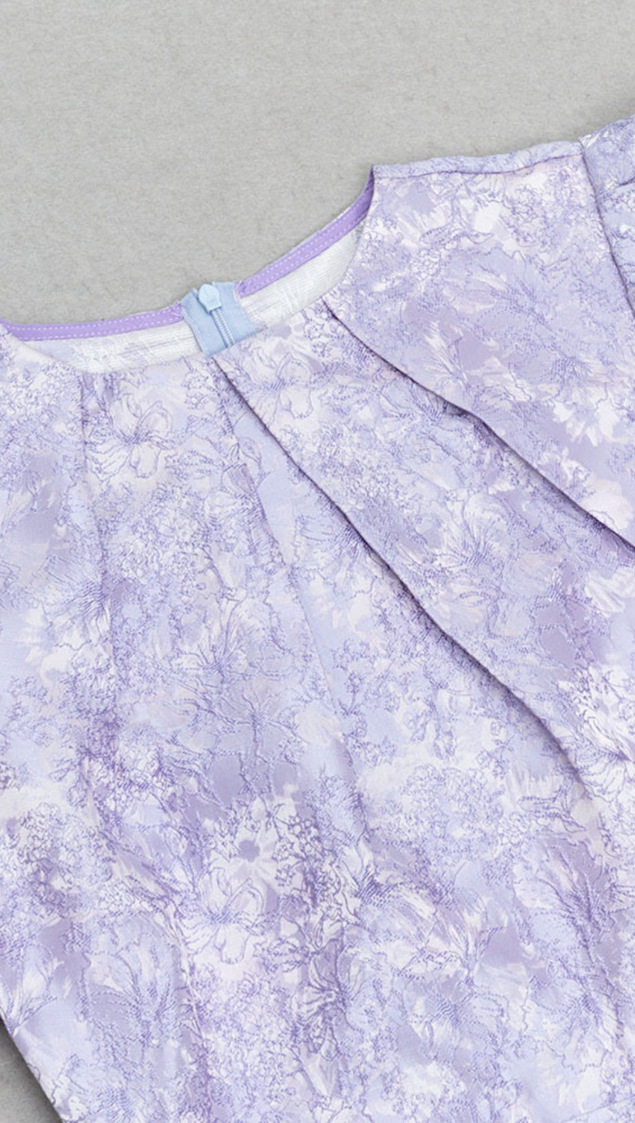 FLORAL - JACQUARD PUFF - SLEEVE MIDI DRESS IN LAVENDER