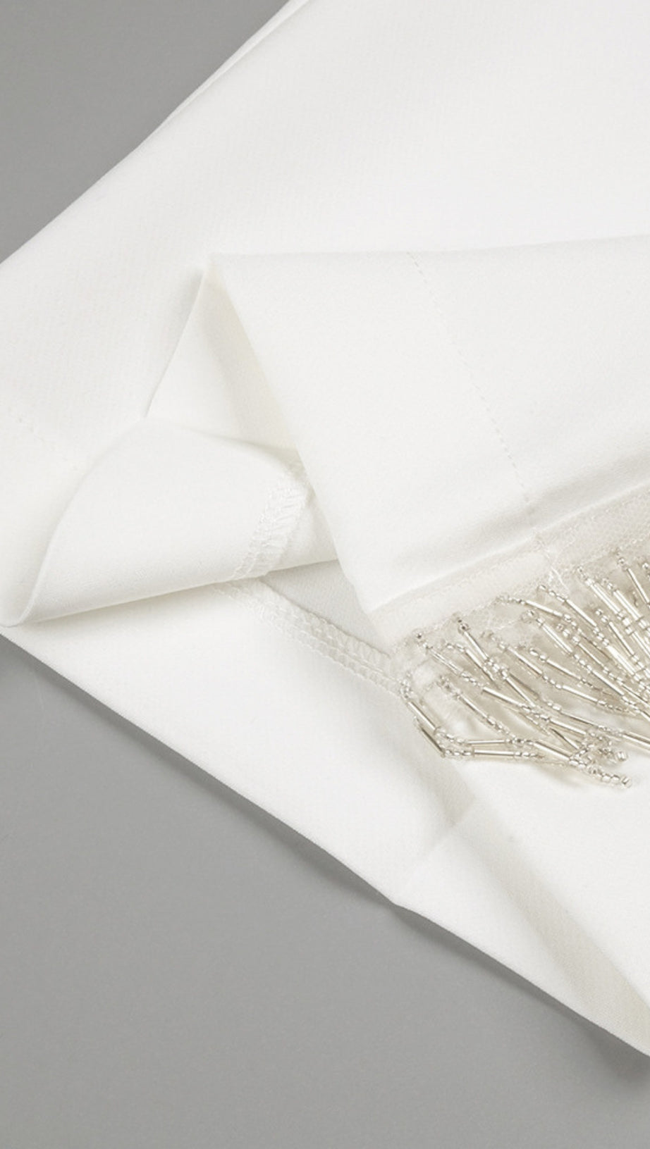 Weißes Crop-Top-Set mit Blumenmuster und Fransenbesatz