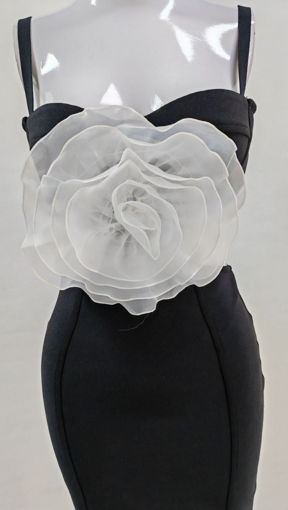 JACEY MESH FLOWER BANDAGE MIDI DRESS