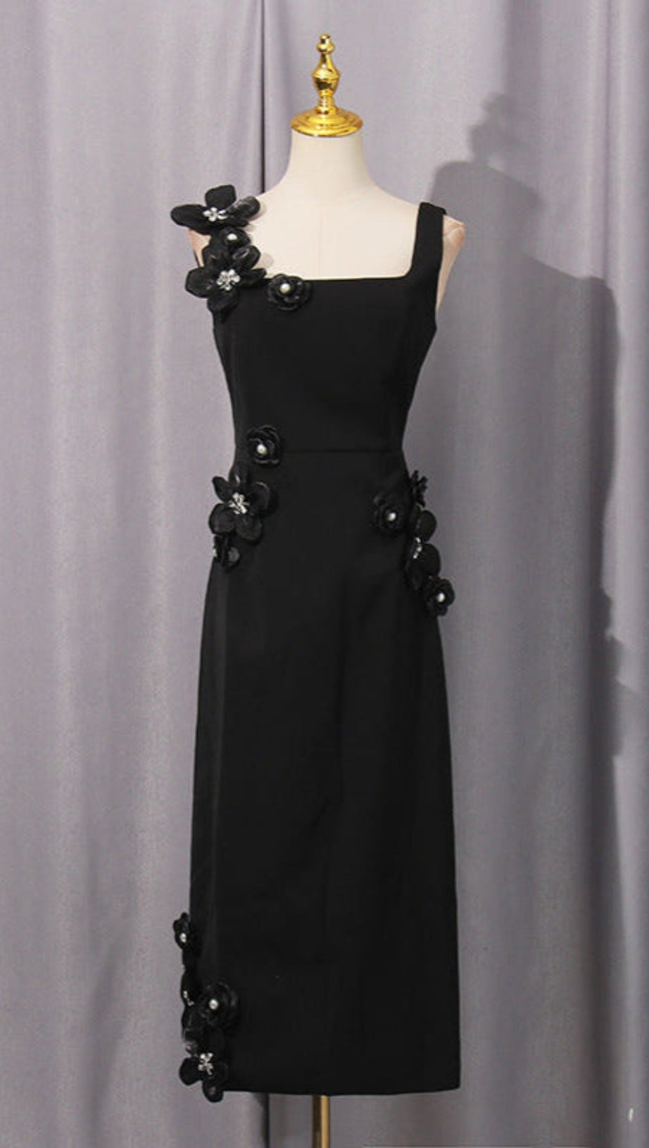 SABRINA 3D FLOWER MIDI DRESS IN BLACK
