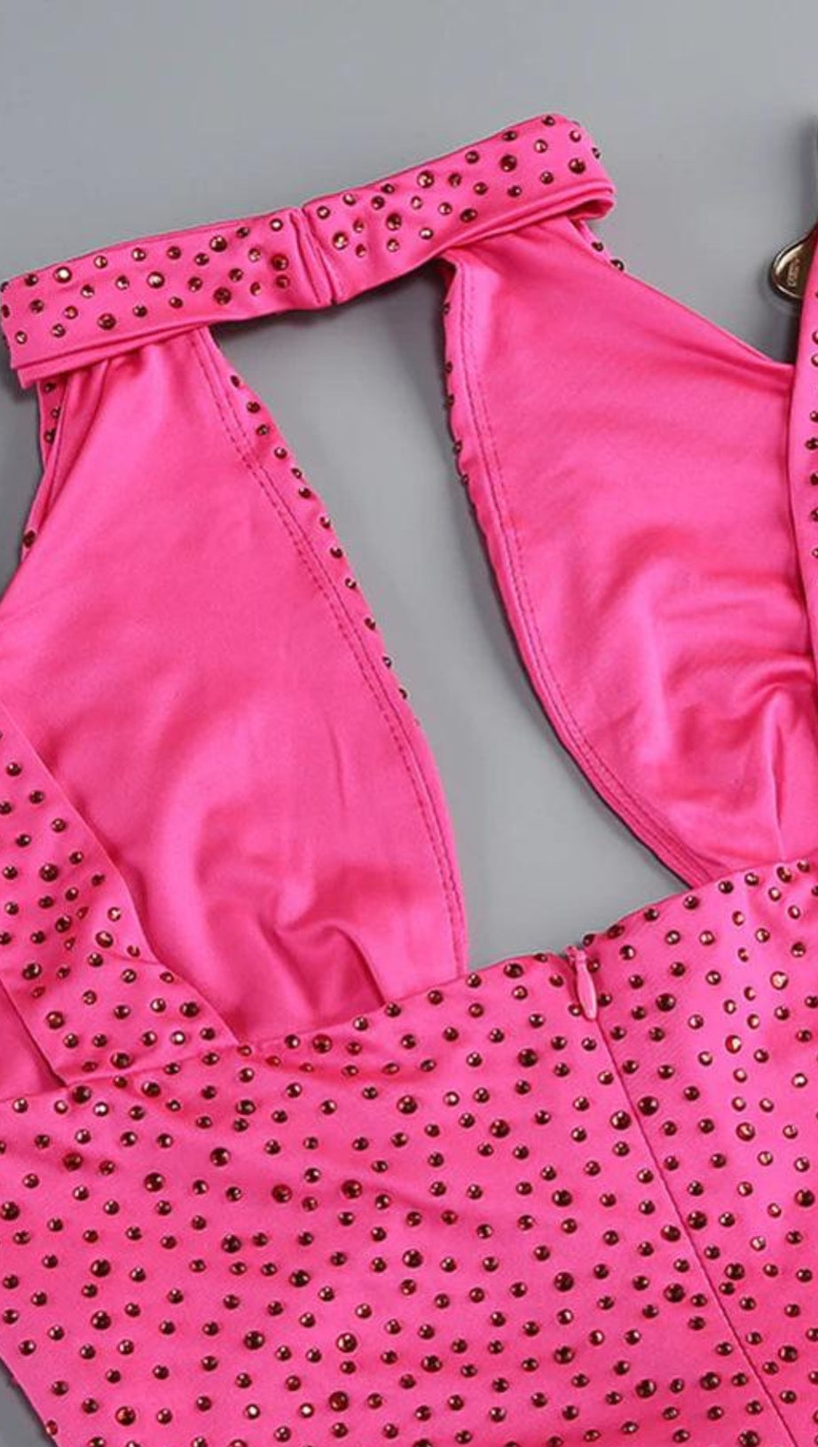 ABITO LUNGO CON TAGLIO E CRISTALLI CLAIRE IN ROSSO ROSA