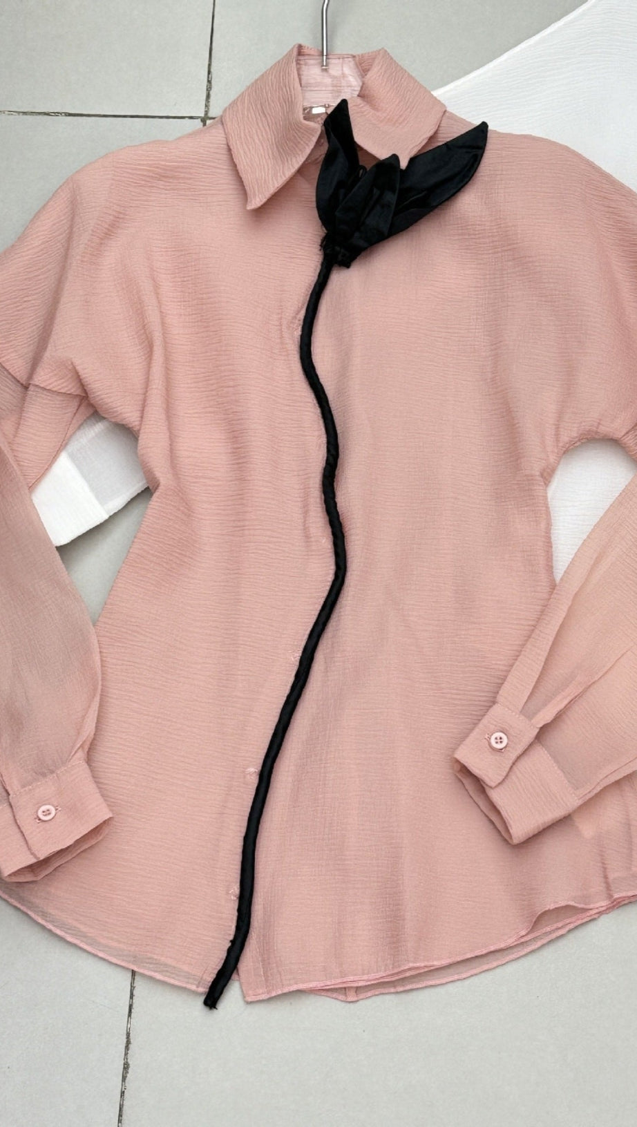 Mini-Chiffon-Hemdkleid mit Lagenbesatz in Rosa