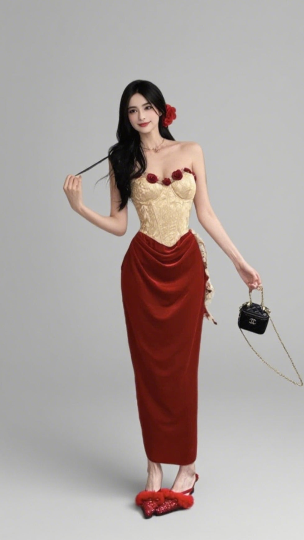 FLORAL ACCENT STRAPLESS MIDI DRESS IN GOLD RED