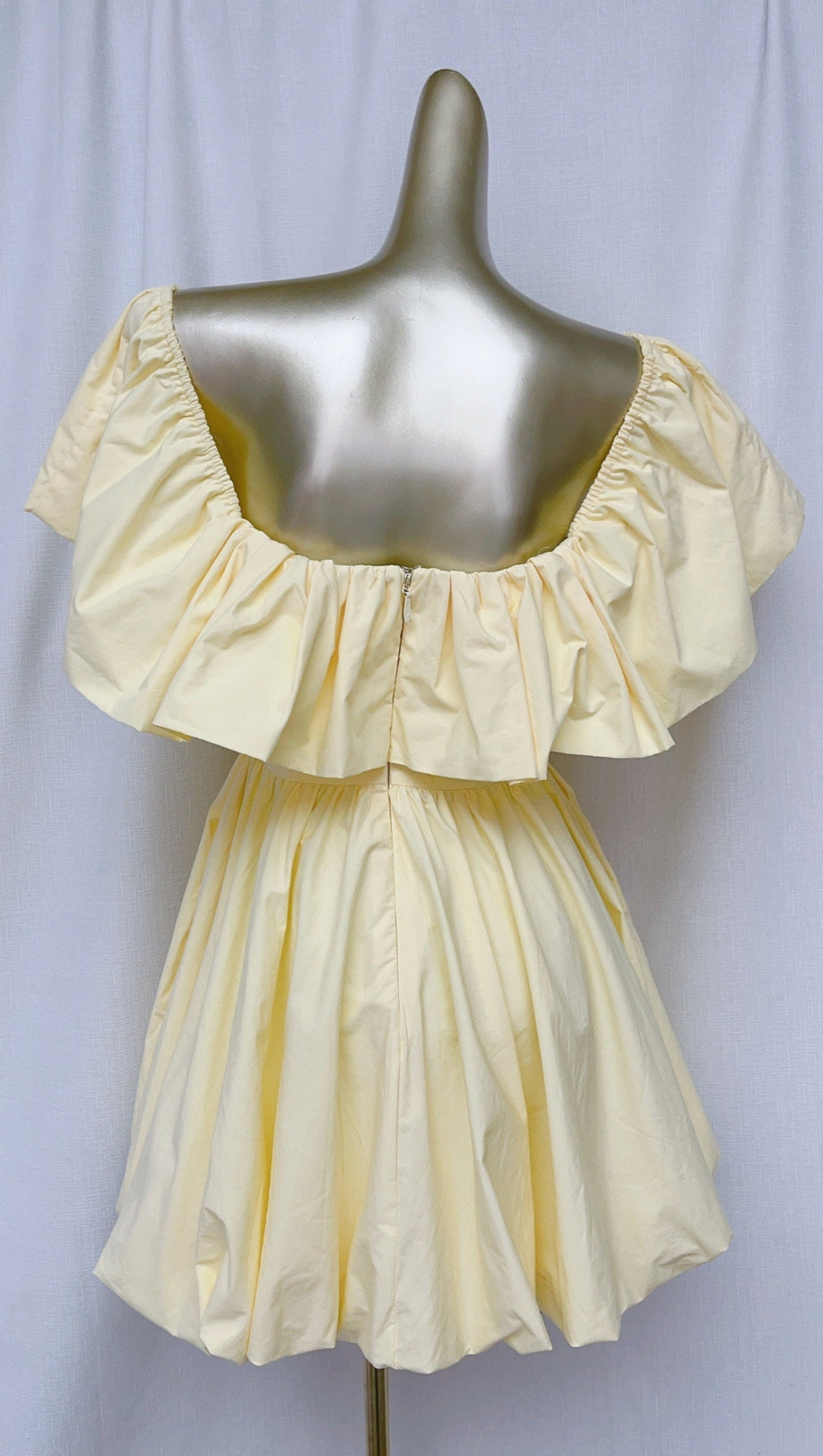 MINI ABITO A VOLANT CON SPALLE SCOPERTE E GONFIORE GIALLO