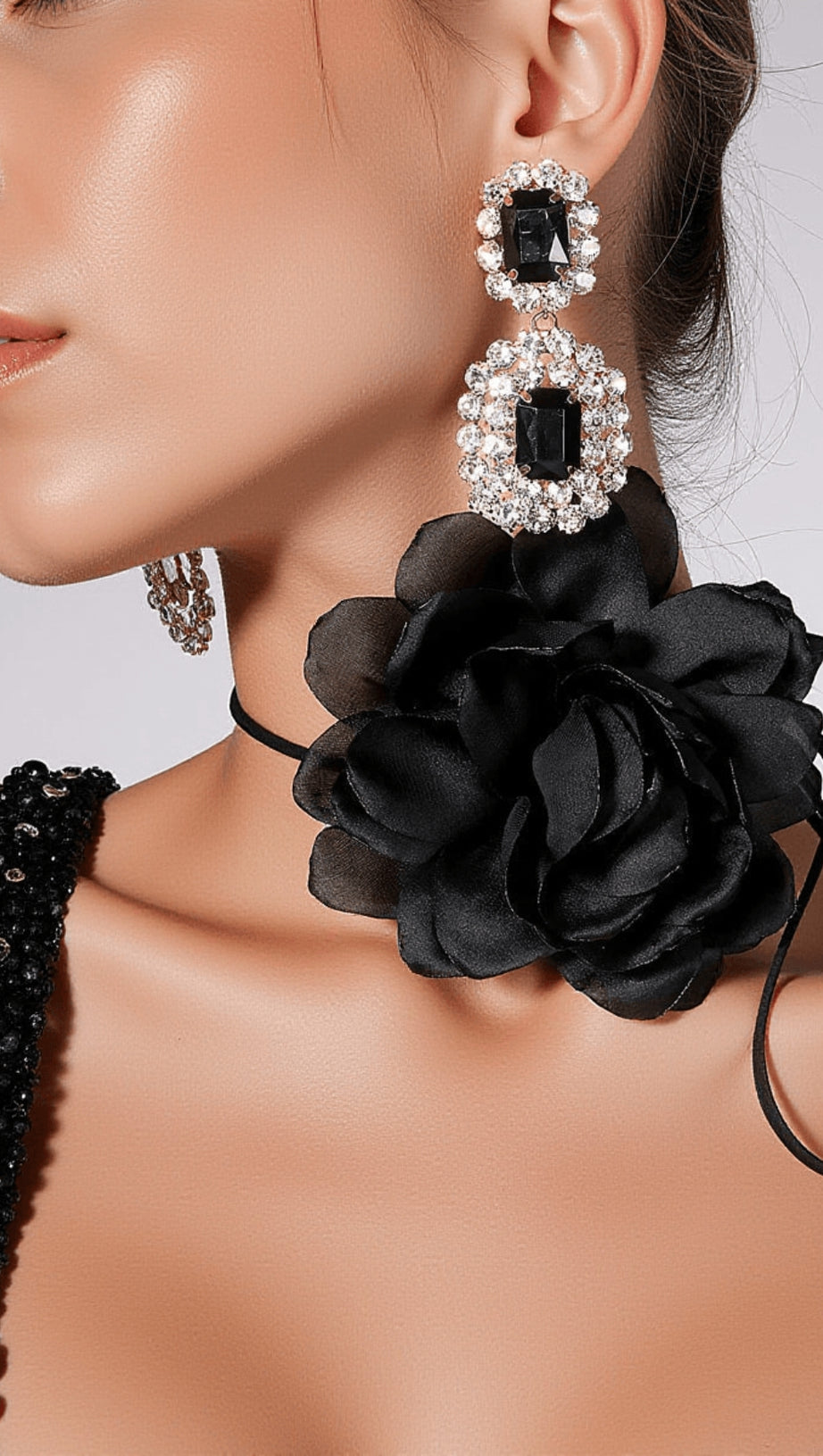 Brinny – Übergroßes Halsband mit Blumenmuster und Halskette
