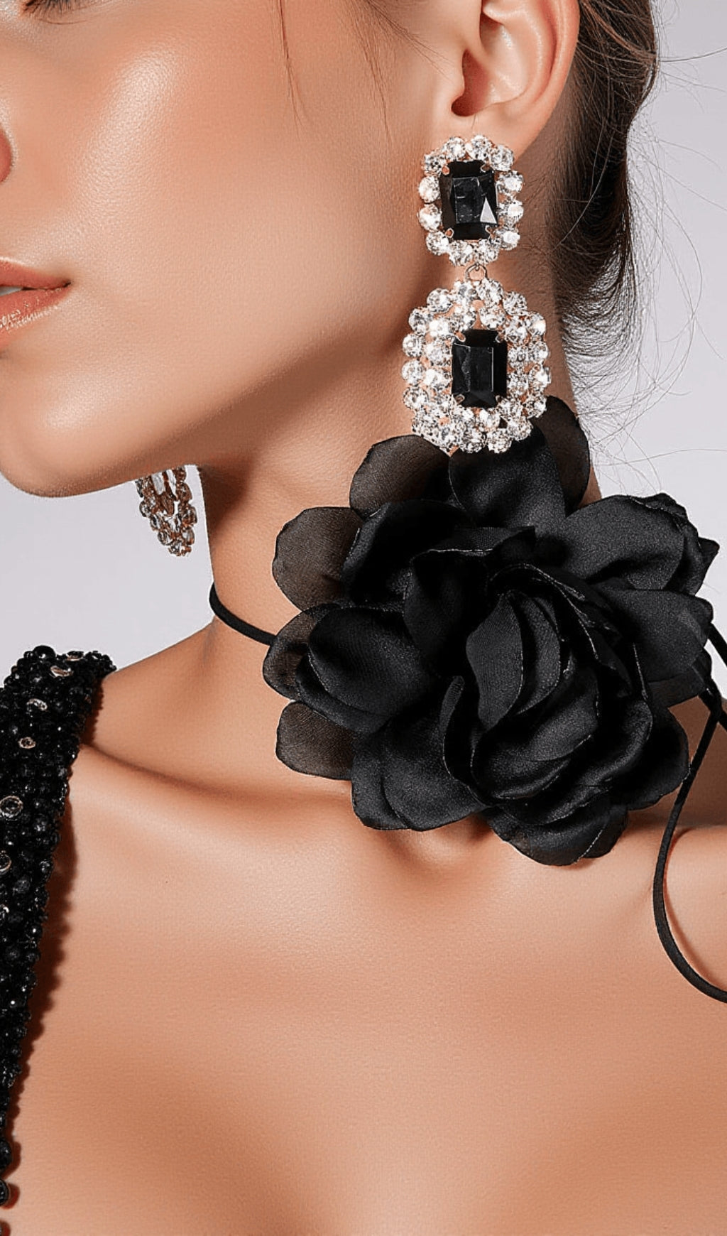 Brinny – Übergroßes Halsband mit Blumenmuster und Halskette