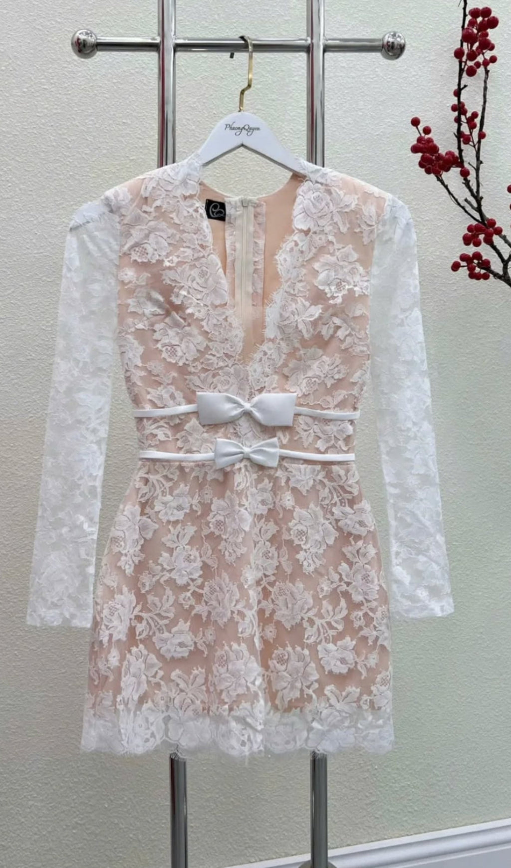 AIIZIE FLOWER LACE LONG SLEEVE MINI DRESS IN WHITE - product image