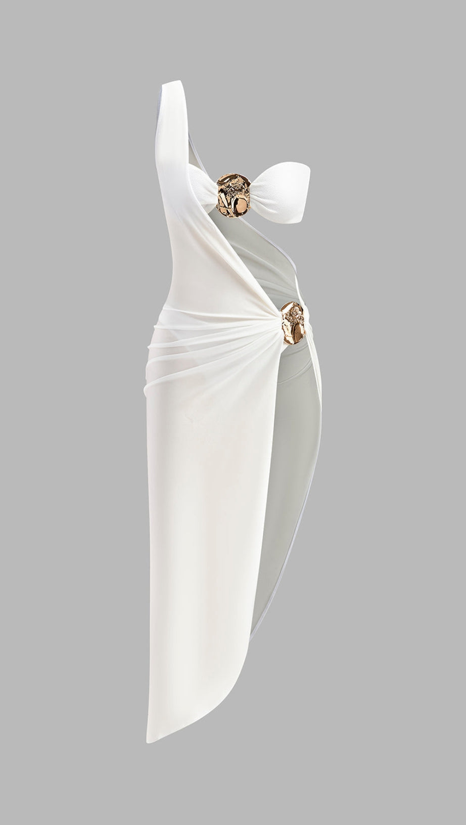 Goldenes Bikini-Set und stylischer Pareo 
