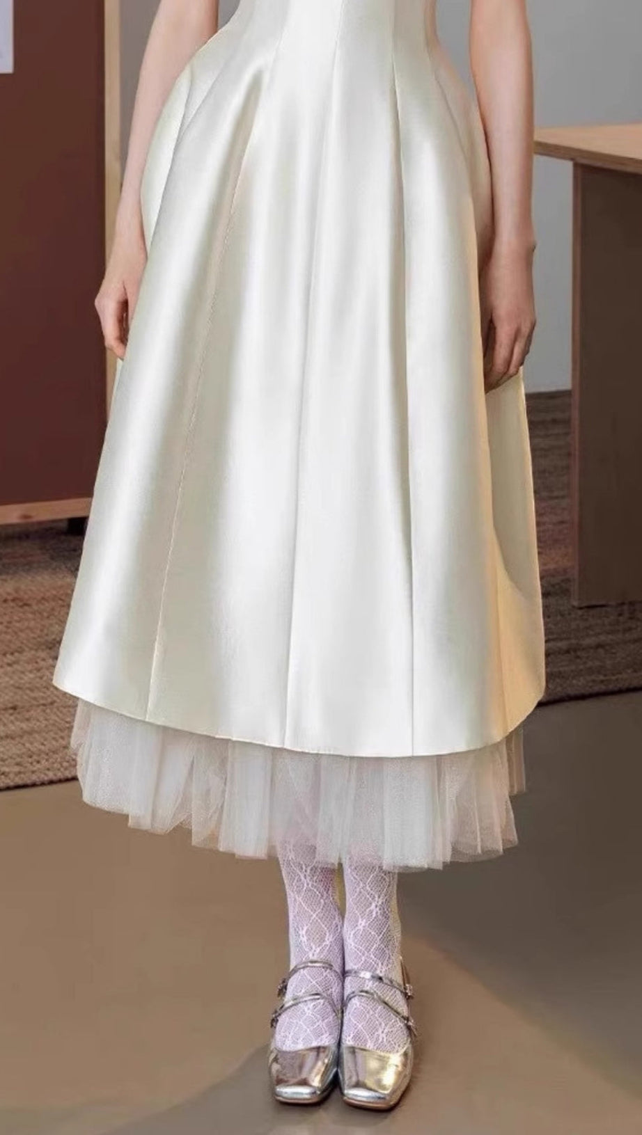 WHITE SATIN STRAPLESS BOW MIDI DRESS