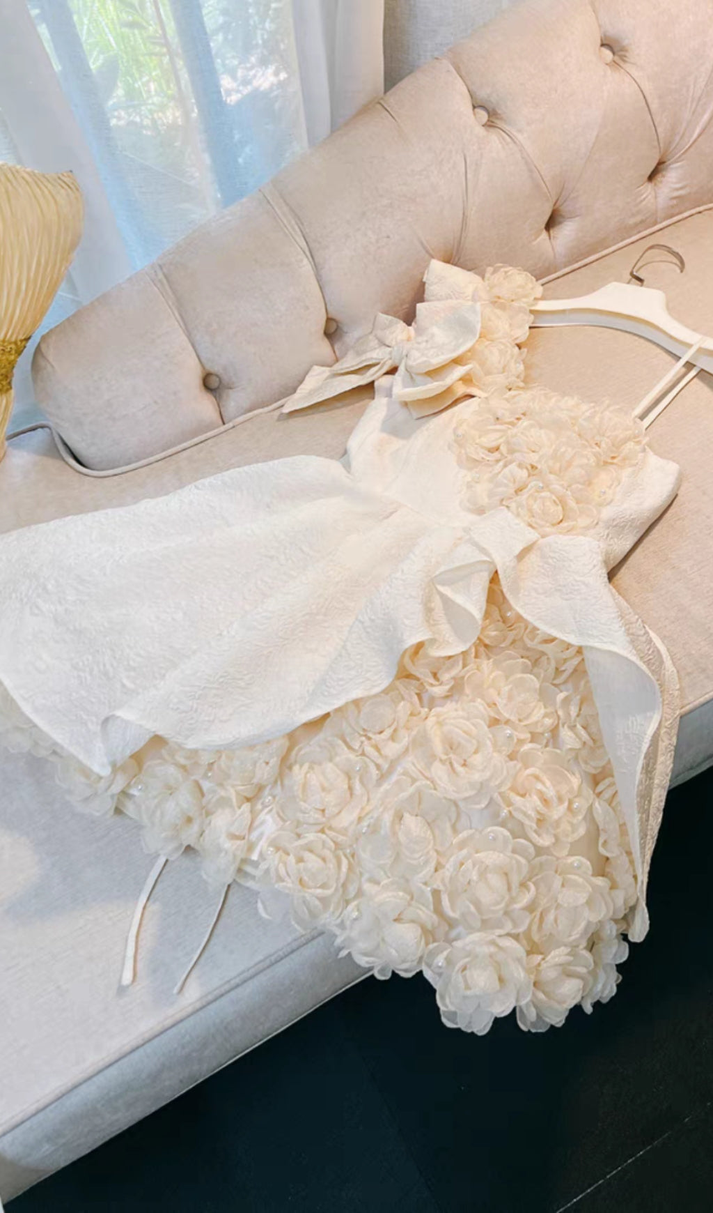 AIIZIE FLOWER MINI DRESS IN BEIGE - product image
