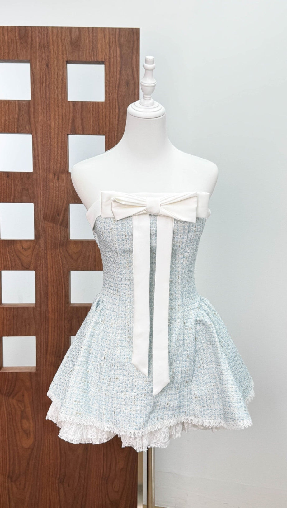 MINI ABITO CON TOP A TUBINO IN PIZZO INTRECCIATO CON FIOCCO ROSA