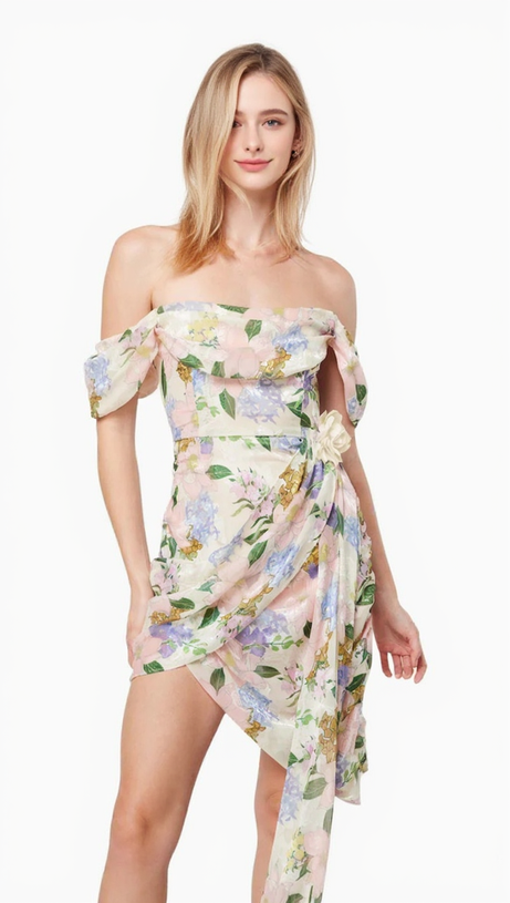 Asymmetrisches Minikleid mit Blumenmuster und schulterfreiem Schnitt