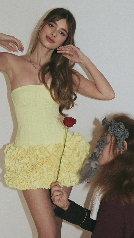 Amy – Minirock-Korsett-Set mit Blumenverzierung in Gelb