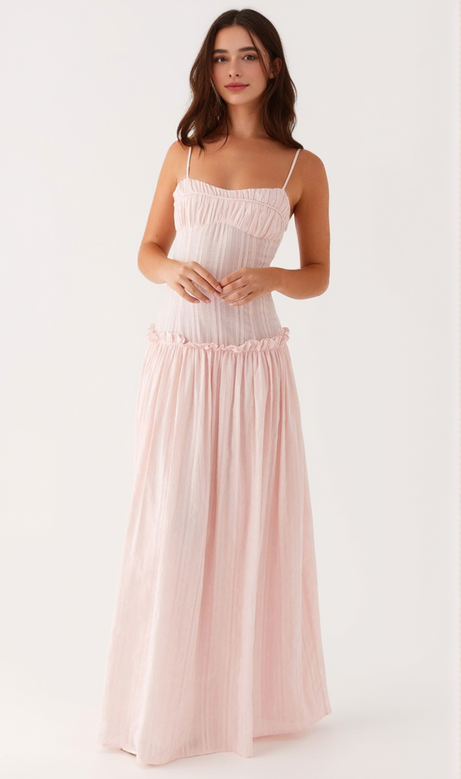 Trägerloses Maxikleid aus Chiffon mit plissiertem Gürtel in Blassrosa