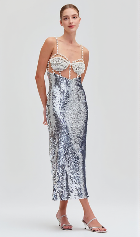 Abito da sera con paillettes color argento e perla, abito midi con scollo all'americana 