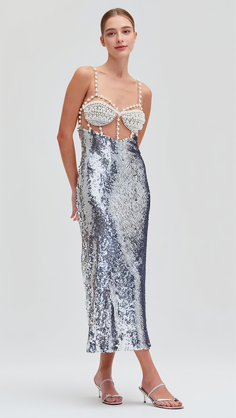 ABITO DA SERA CON PAILLETTES ARGENTO PERLATO E SCOLLO ALL'AMERICANA