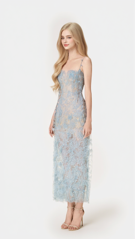 BLAUES MIDIKLEID AUS SPITZE MIT PERLEN