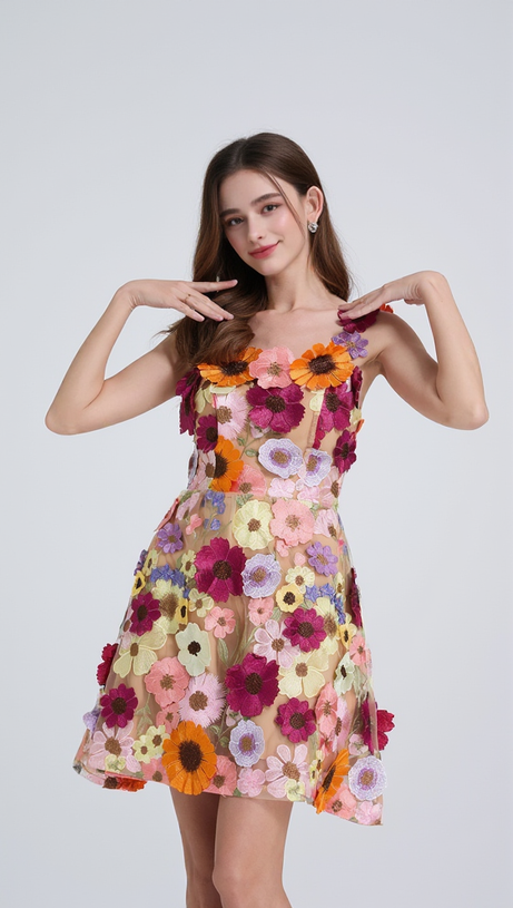 Georgia Minikleid aus 3D-Blumenspitze in Aprikose