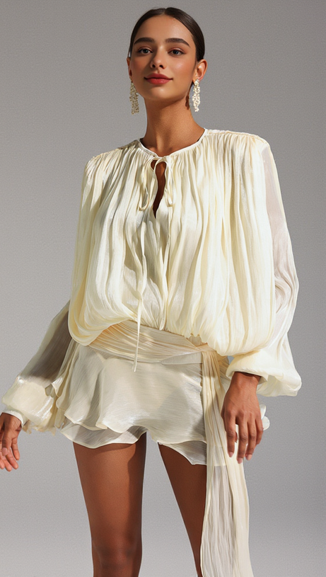 Weißes langärmliges Minikleid mit Schleife 