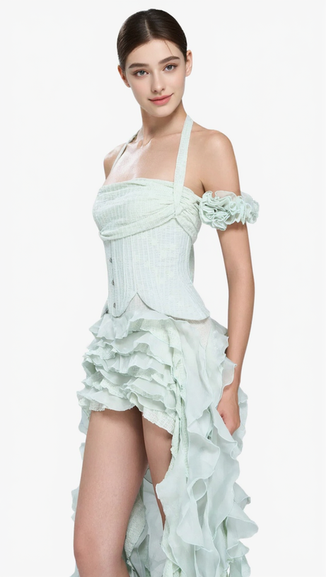 ELVA MINI ABITO CON SCOLLO A V, FIORI TRIDIMENSIONALI E NAPPE IRREGOLARI IN MENTA