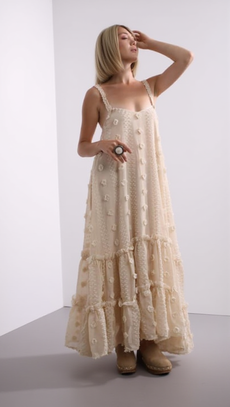 Annabelle – Maxikleid mit Jacquard-Trägern in Aprikose
