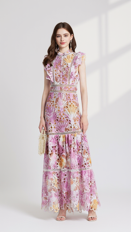 Chloe – Maxikleid mit ausgehöhlter Blumenstickerei in Rosa-Lila
